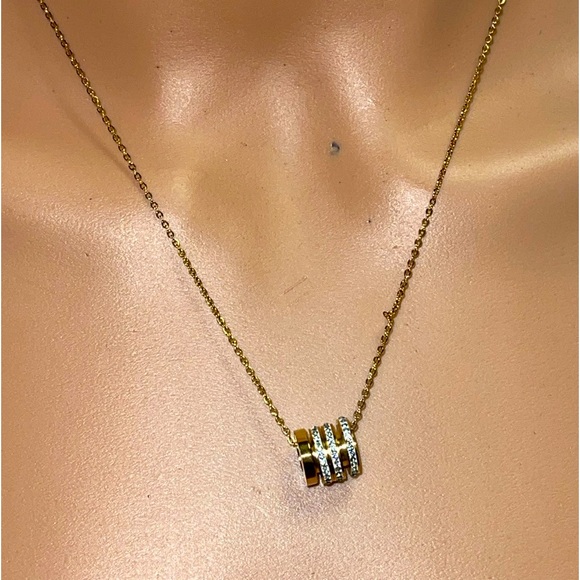 FASHION JEWELRY STAINLESS STEEL WOMEN'S GOLD COLOR CHAIN - Picture 1 of 8